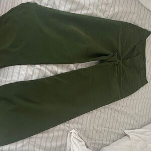 J. Crew women’s pants 

Style : Lizzie pant 
Color : pin green 
Size : 25